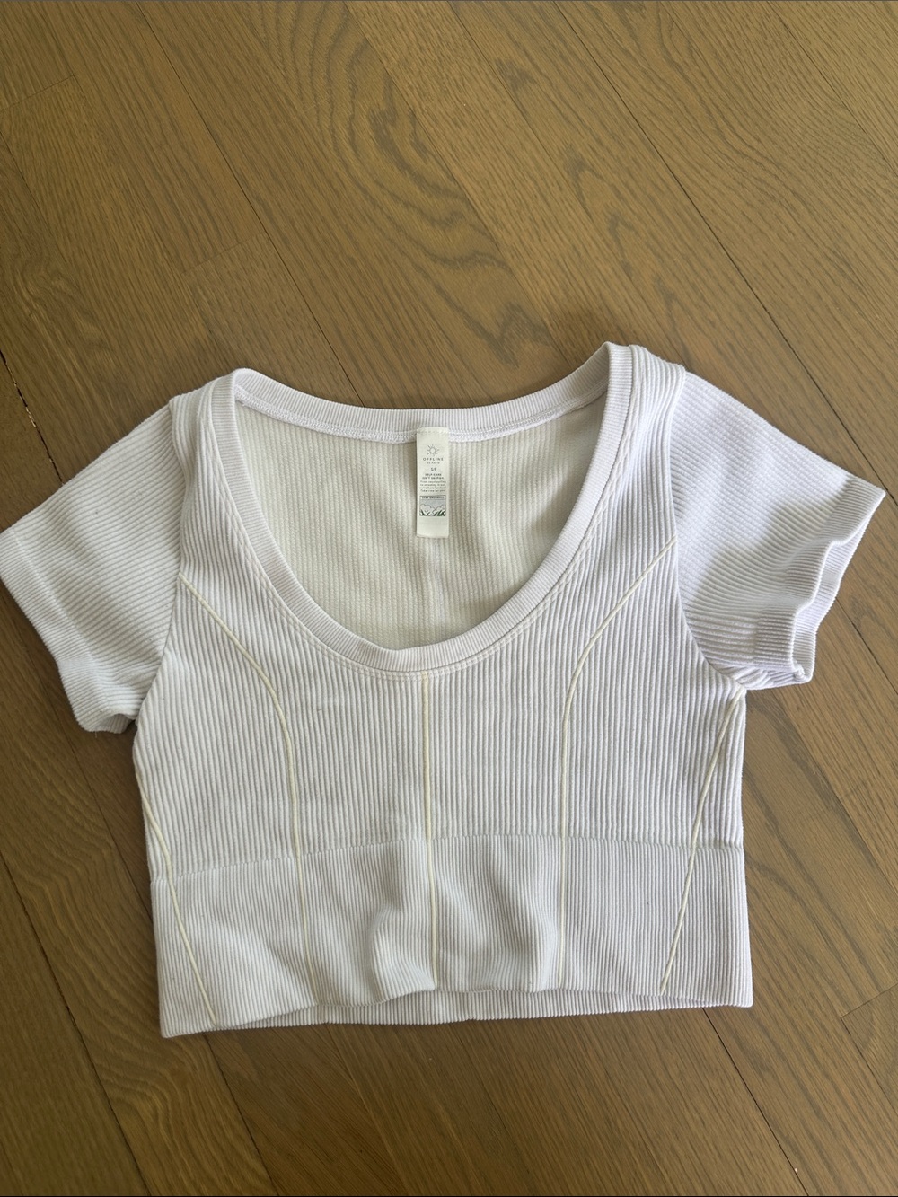Offline by Aerie. White Ribbed Short Sleeve Crop Top - Women.  Size small
